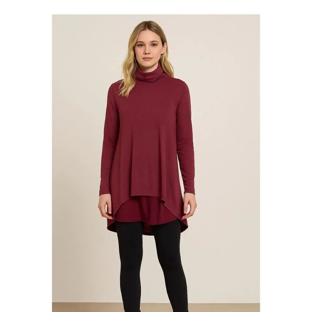 NWT DG2 Size Med oversized sweater tunic in dark berry